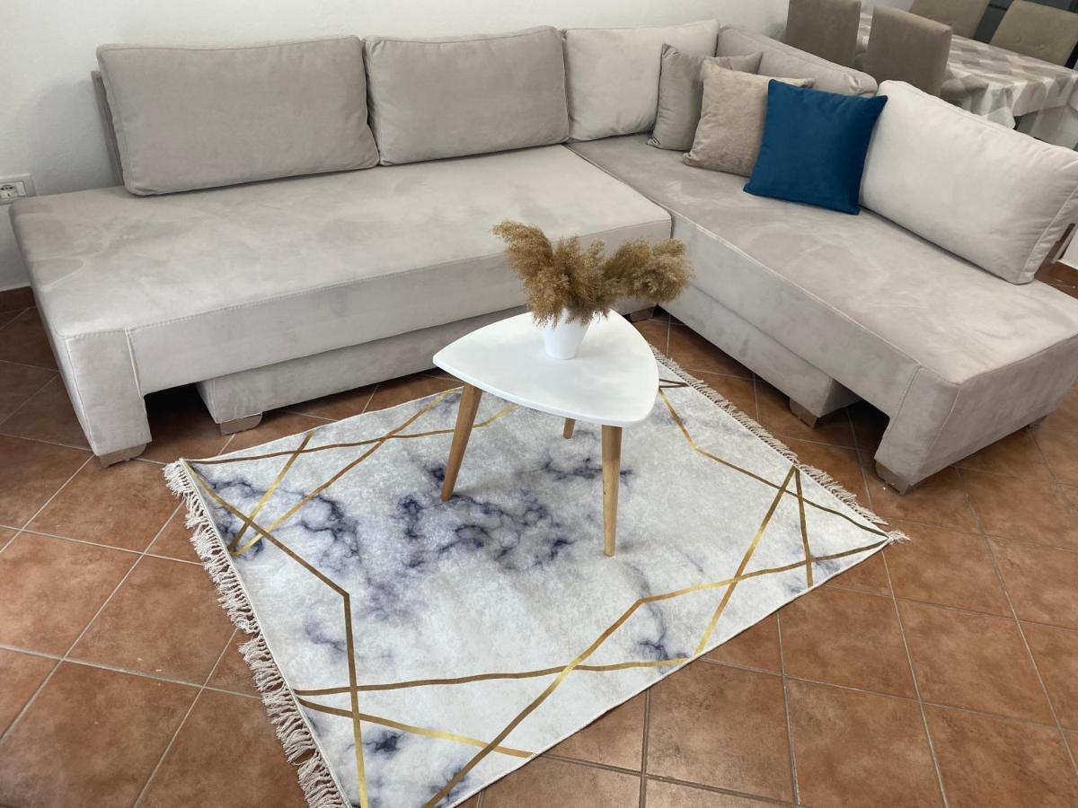 Kenza Apartment Shengjin Bagian luar foto