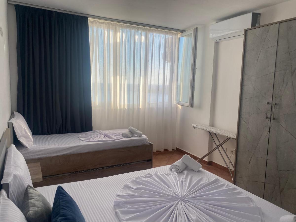 Kenza Apartment Shengjin Bagian luar foto