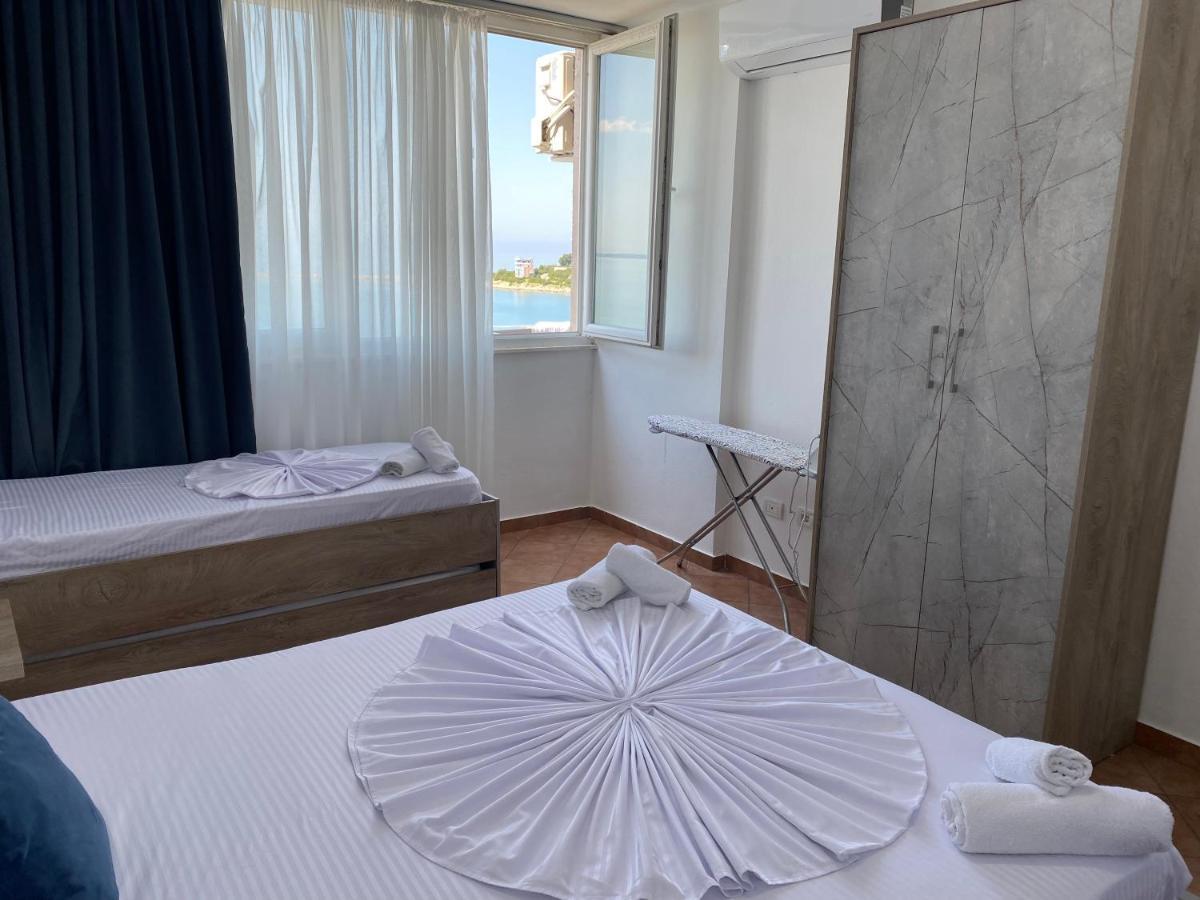 Kenza Apartment Shengjin Bagian luar foto