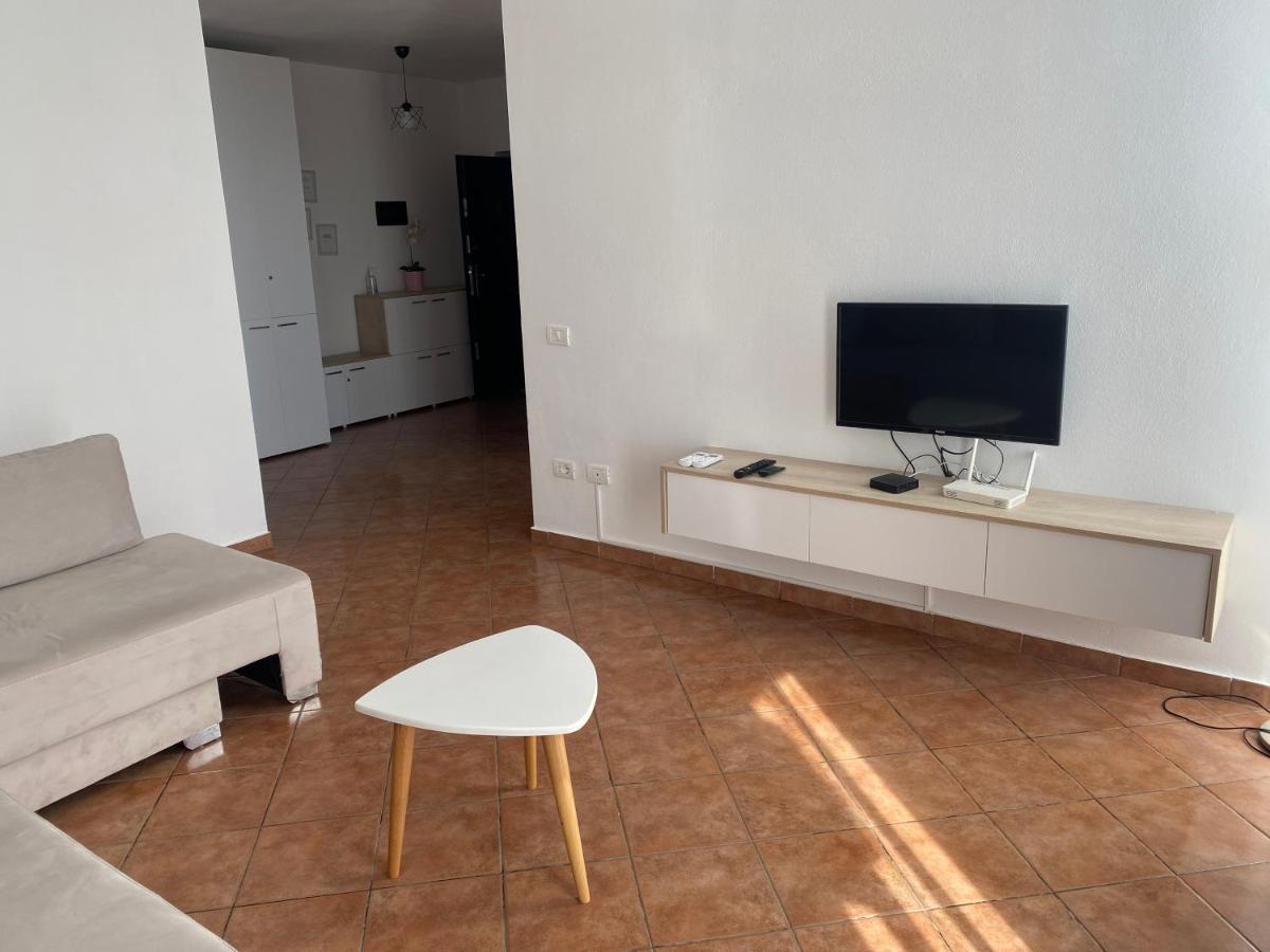 Kenza Apartment Shengjin Bagian luar foto