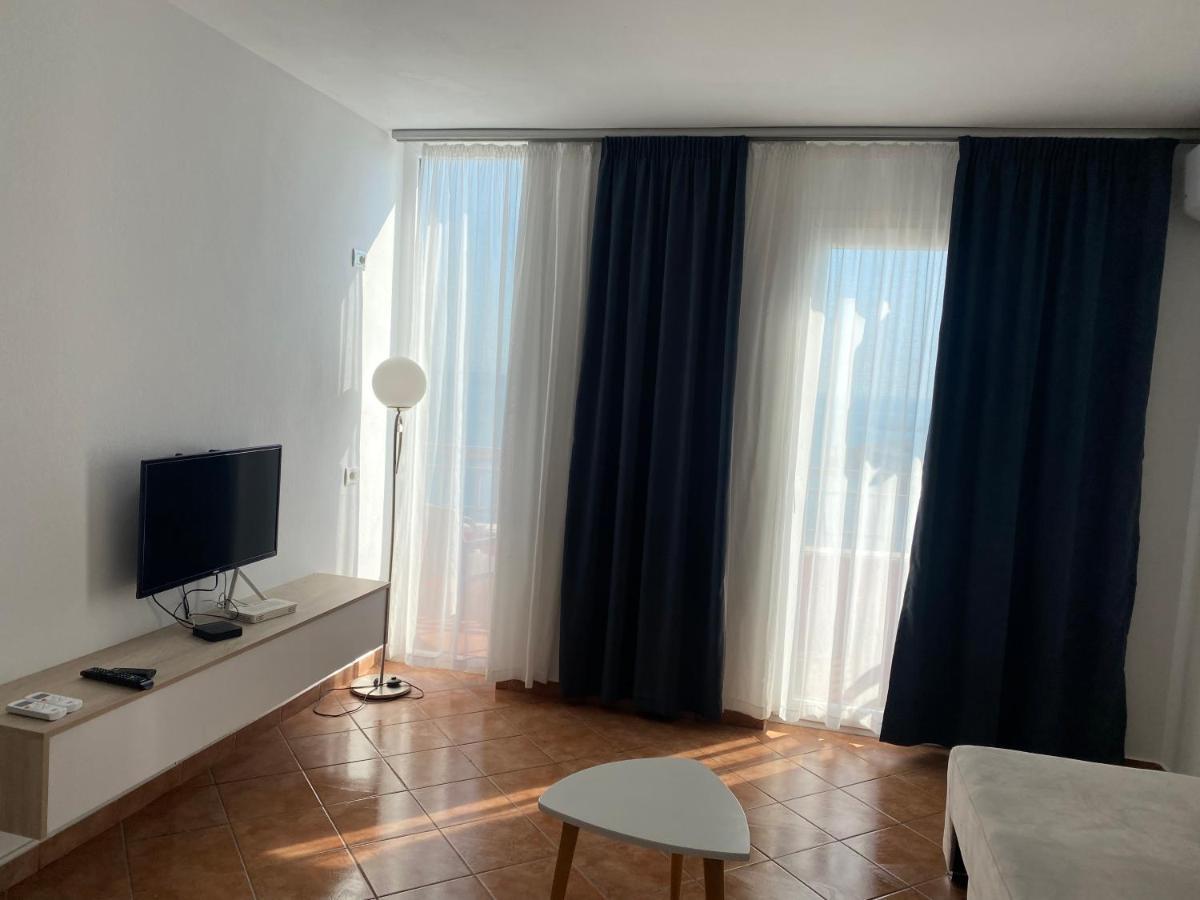 Kenza Apartment Shengjin Bagian luar foto
